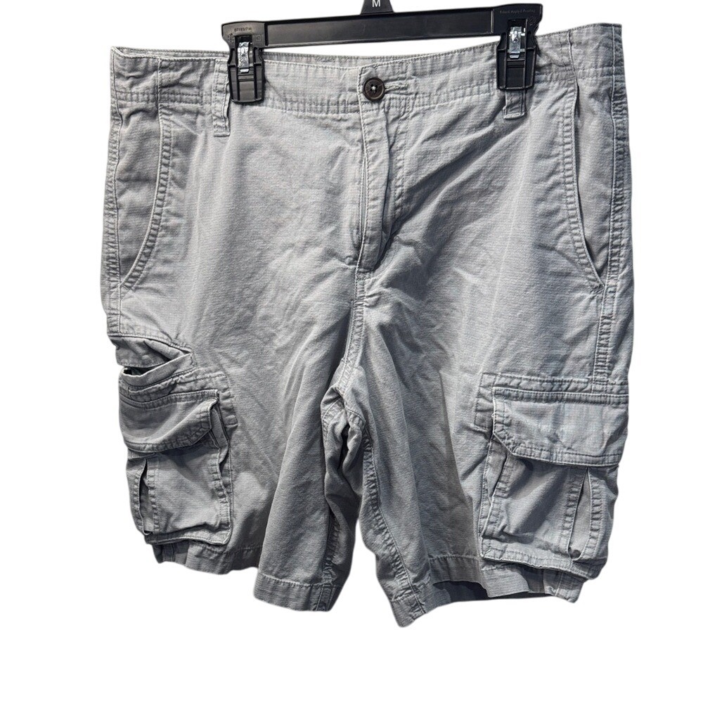 Magellan Outdoors Men Gray‎ Cargo Shorts Size 30W Outdoor Utility Pockets